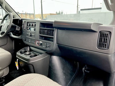 2025 GMC Savana Cutaway 3500 1WT