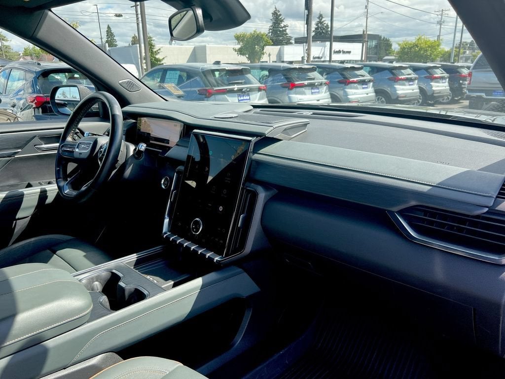 2024 GMC Acadia AT4