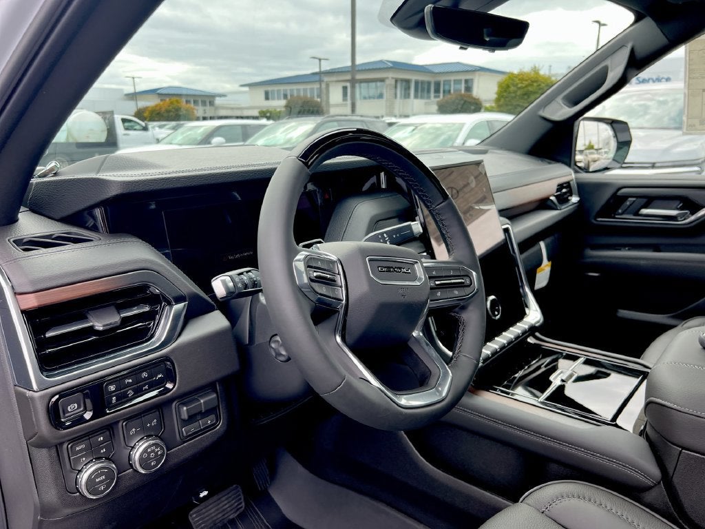 2026 GMC Yukon Denali - Photo 10