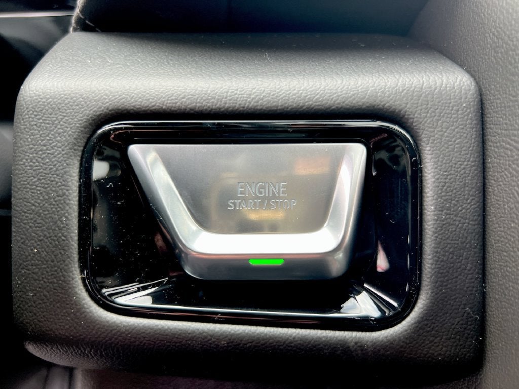 2026 GMC Yukon Denali - Photo 15