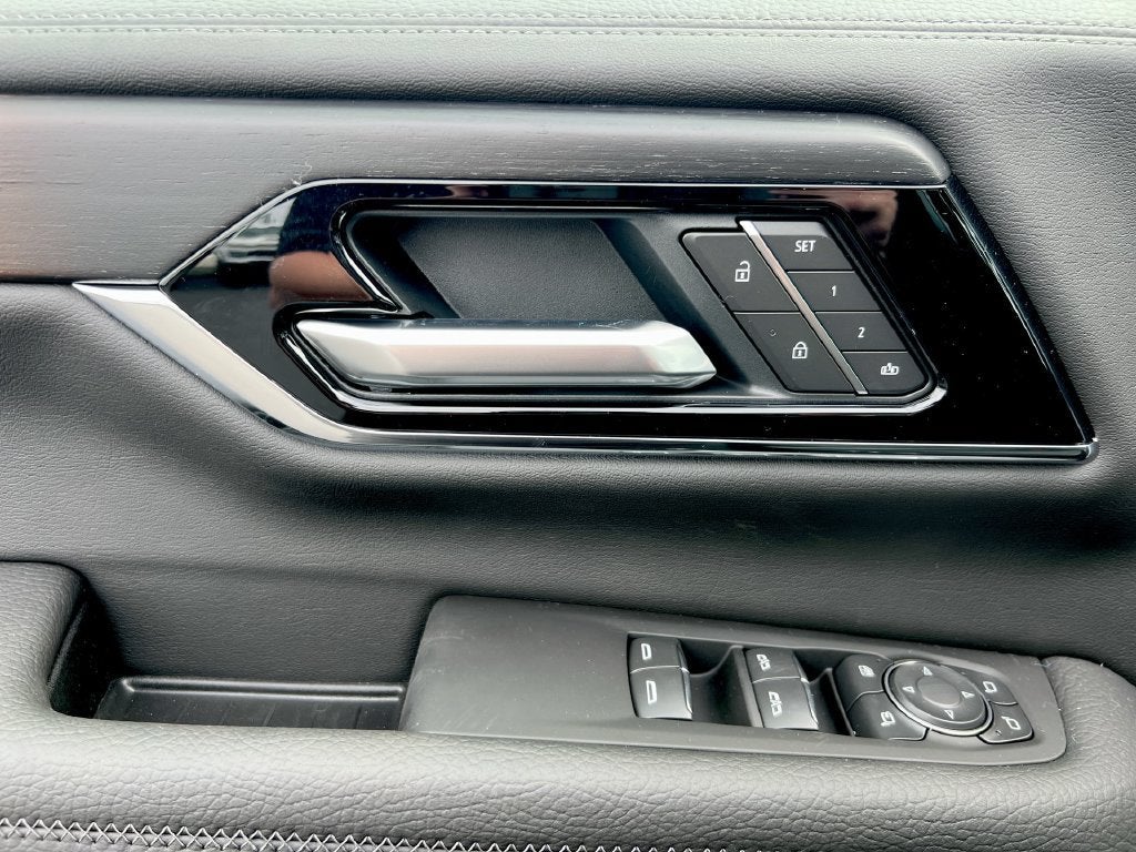 2026 GMC Yukon Denali - Photo 20