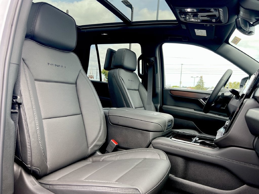 2026 GMC Yukon Denali - Photo 22