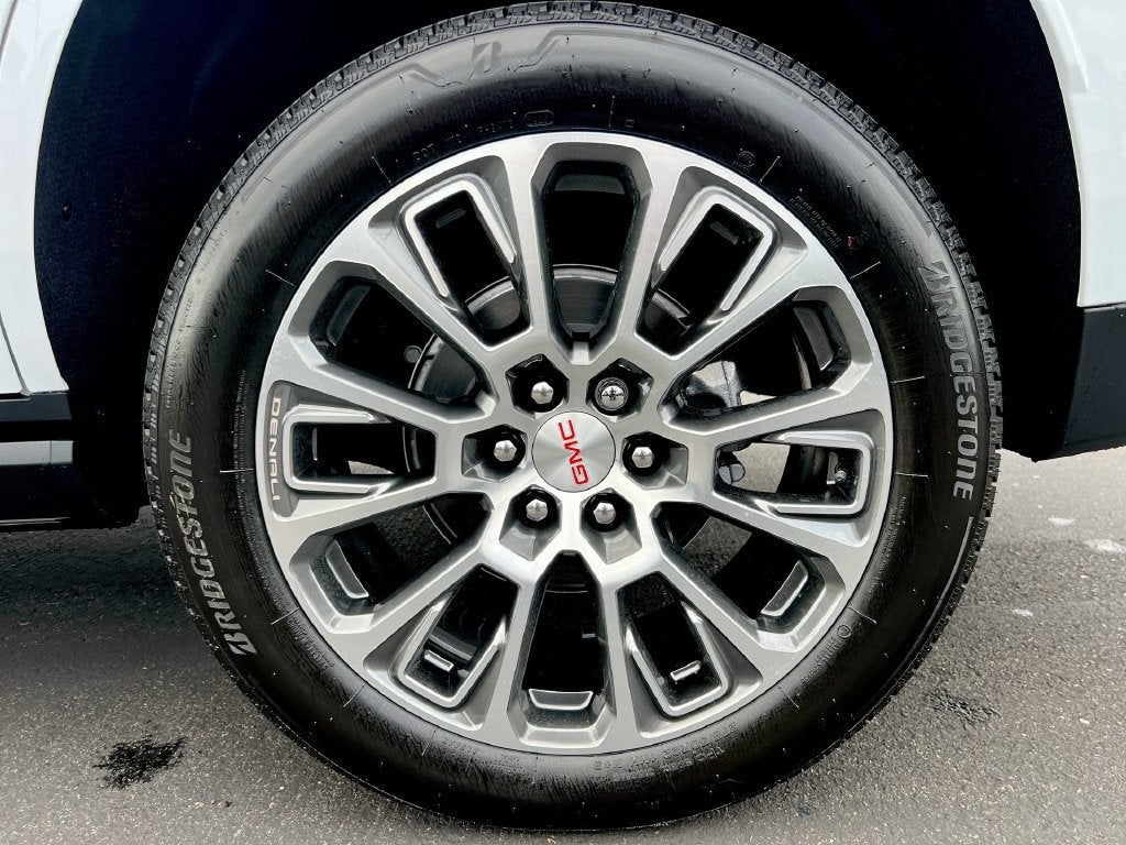 2026 GMC Yukon Denali - Photo 27
