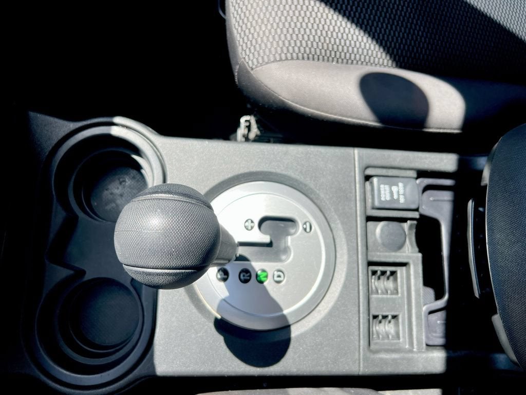 2011 Mitsubishi Endeavor LS