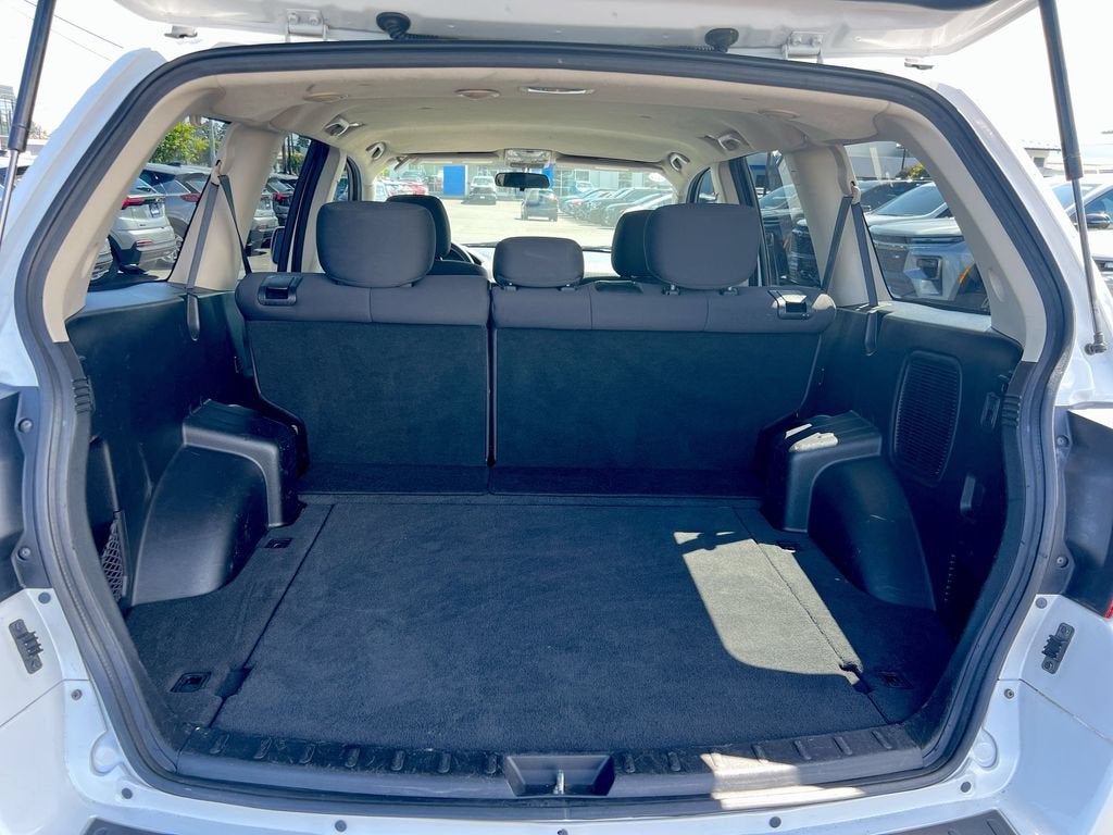 2011 Mitsubishi Endeavor LS