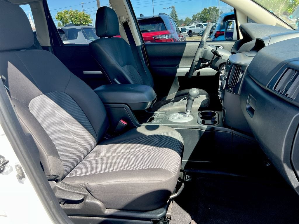 2011 Mitsubishi Endeavor LS