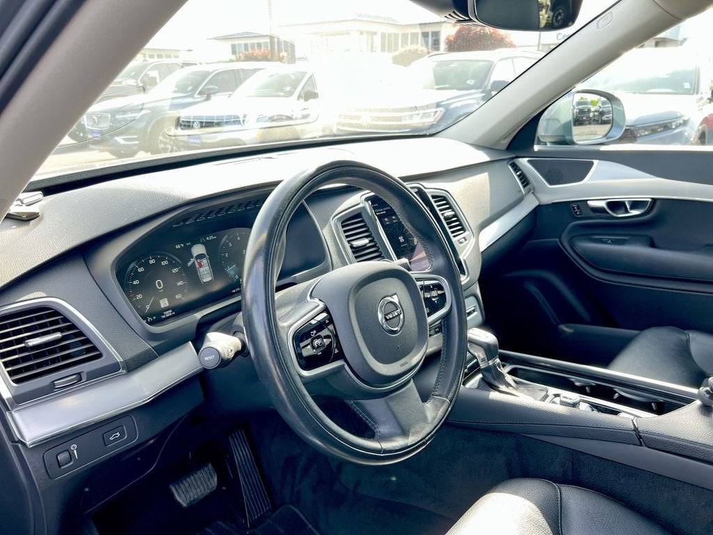 2016 Volvo XC90 T5 Momentum
