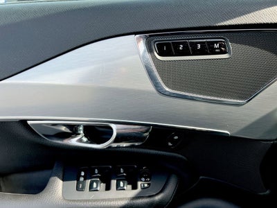 2016 Volvo XC90 T5 Momentum